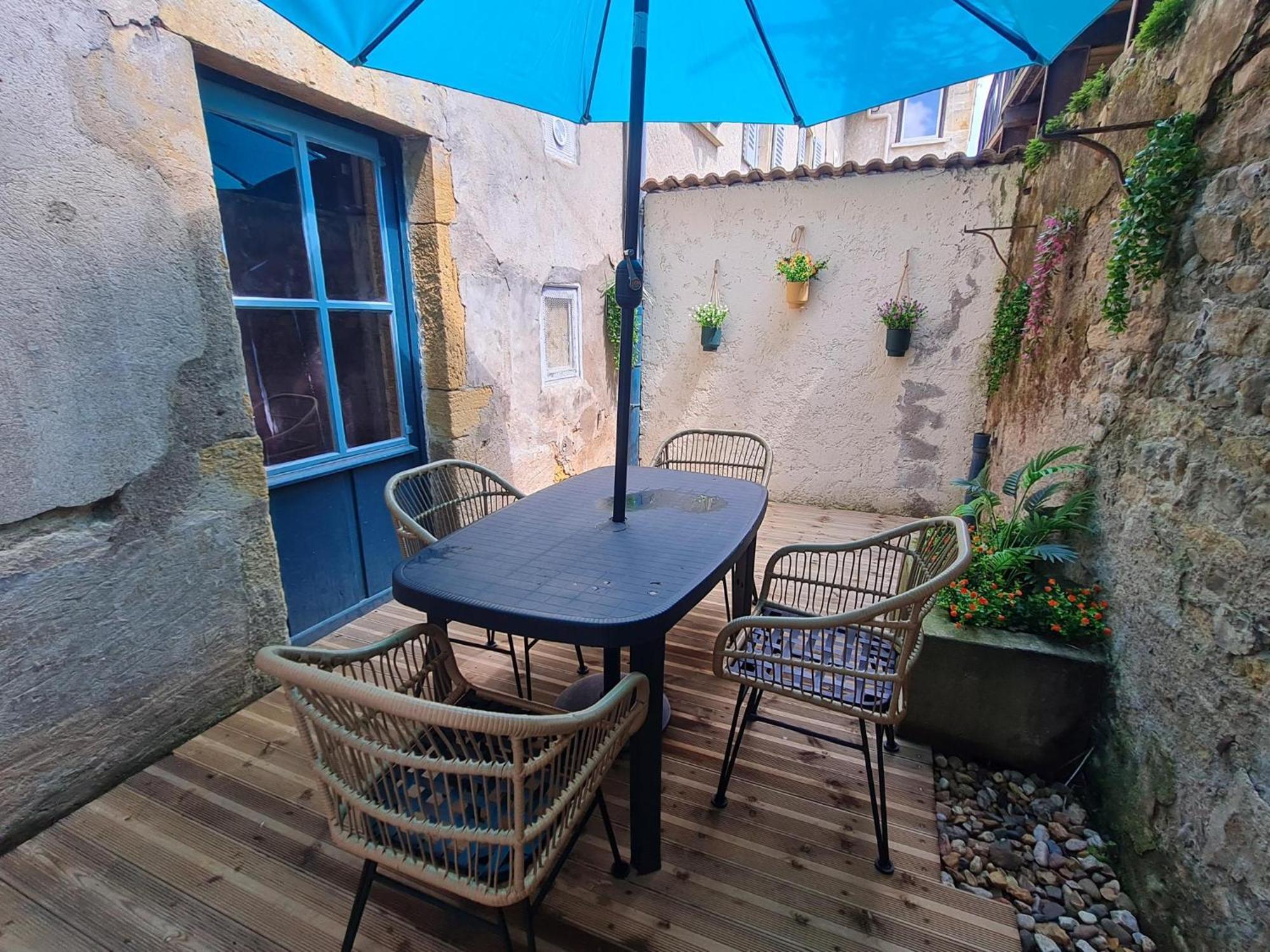 L'Escale Charliendine Appartement Charlieu Buitenkant foto